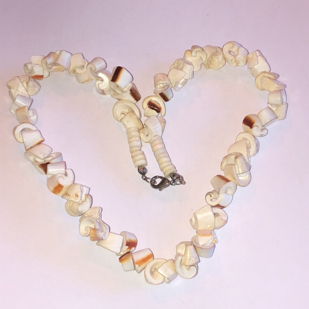 Off White Puka Shell Cut Shell Beaded Boho Retro … - image 4
